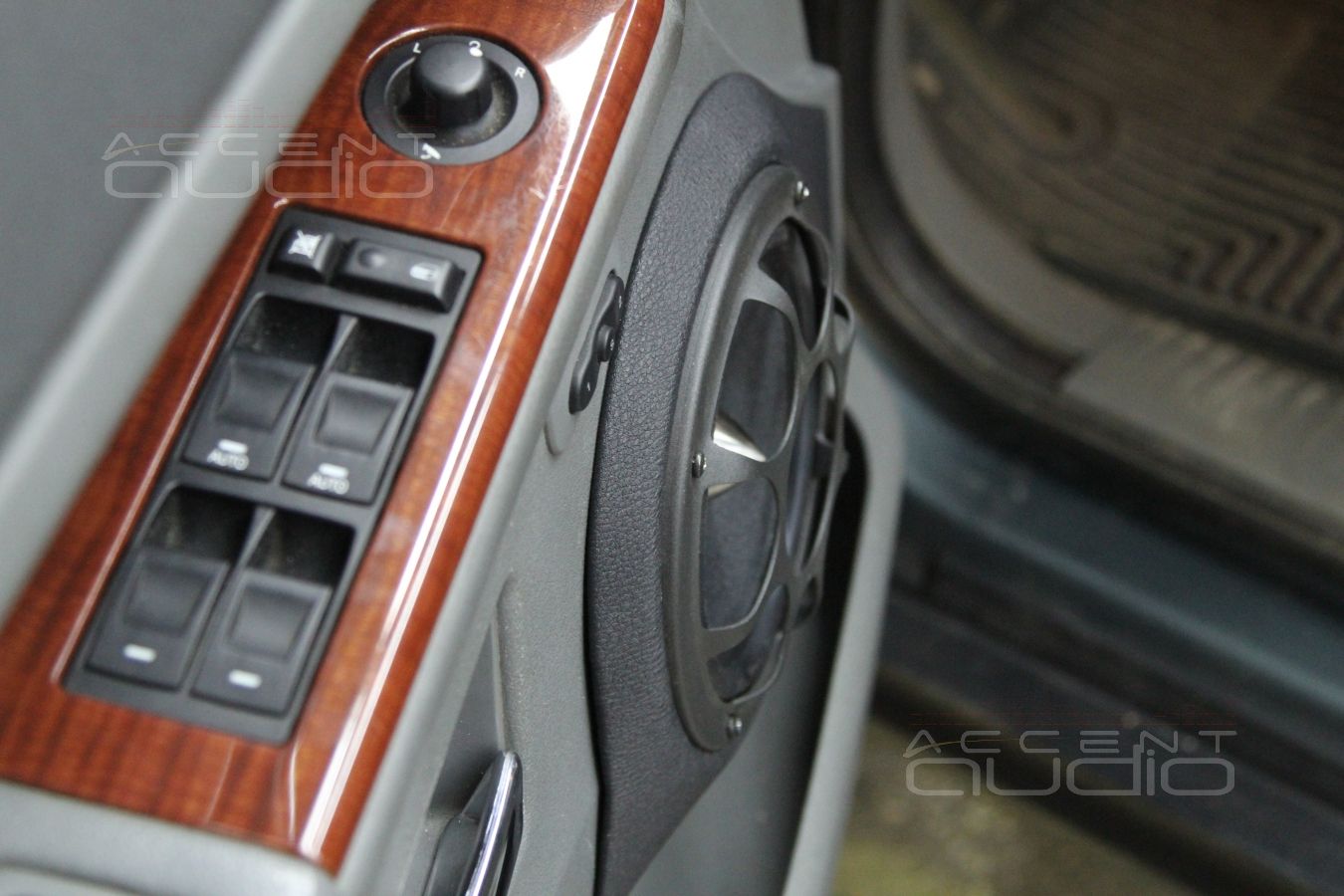 Грубый Hi-End для Jeep Grand Cherokee 2008