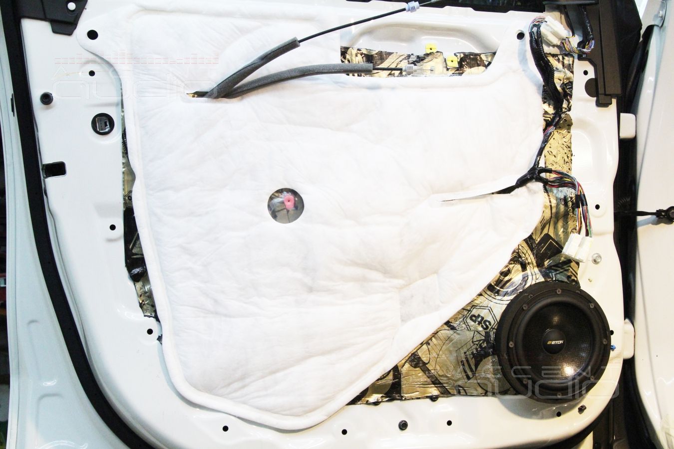 Установка акустики в двери Acura MDX