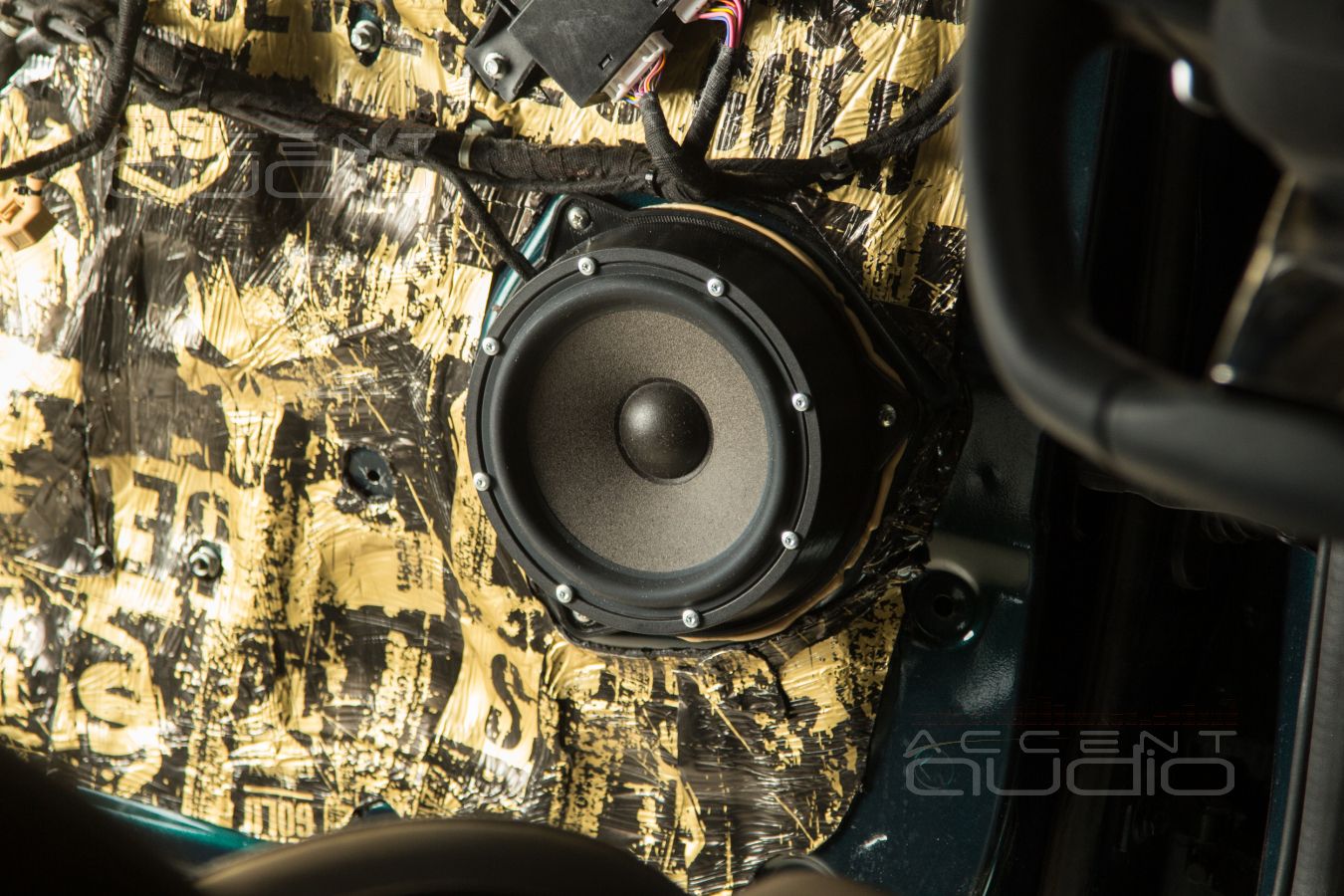 Аудиоподготовка\шумоизоляция дверей и установка мидбасовых Brax GL6 в Exeed