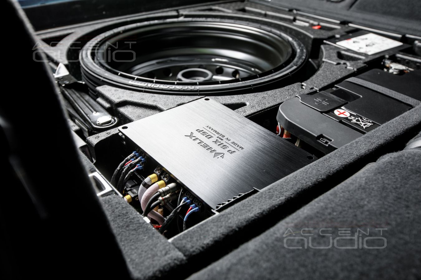 Скрытая интеграция усилителей Helix и Alpine в Audi Q5 ll