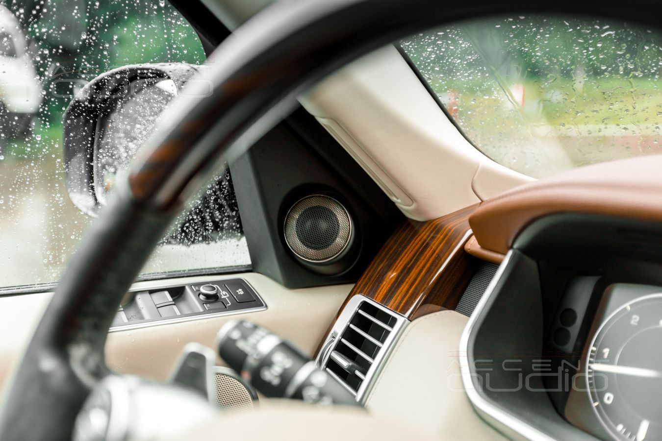 Твитеры BRAX ML1 в интерьере Range Rover Autobiography и их легкая установка