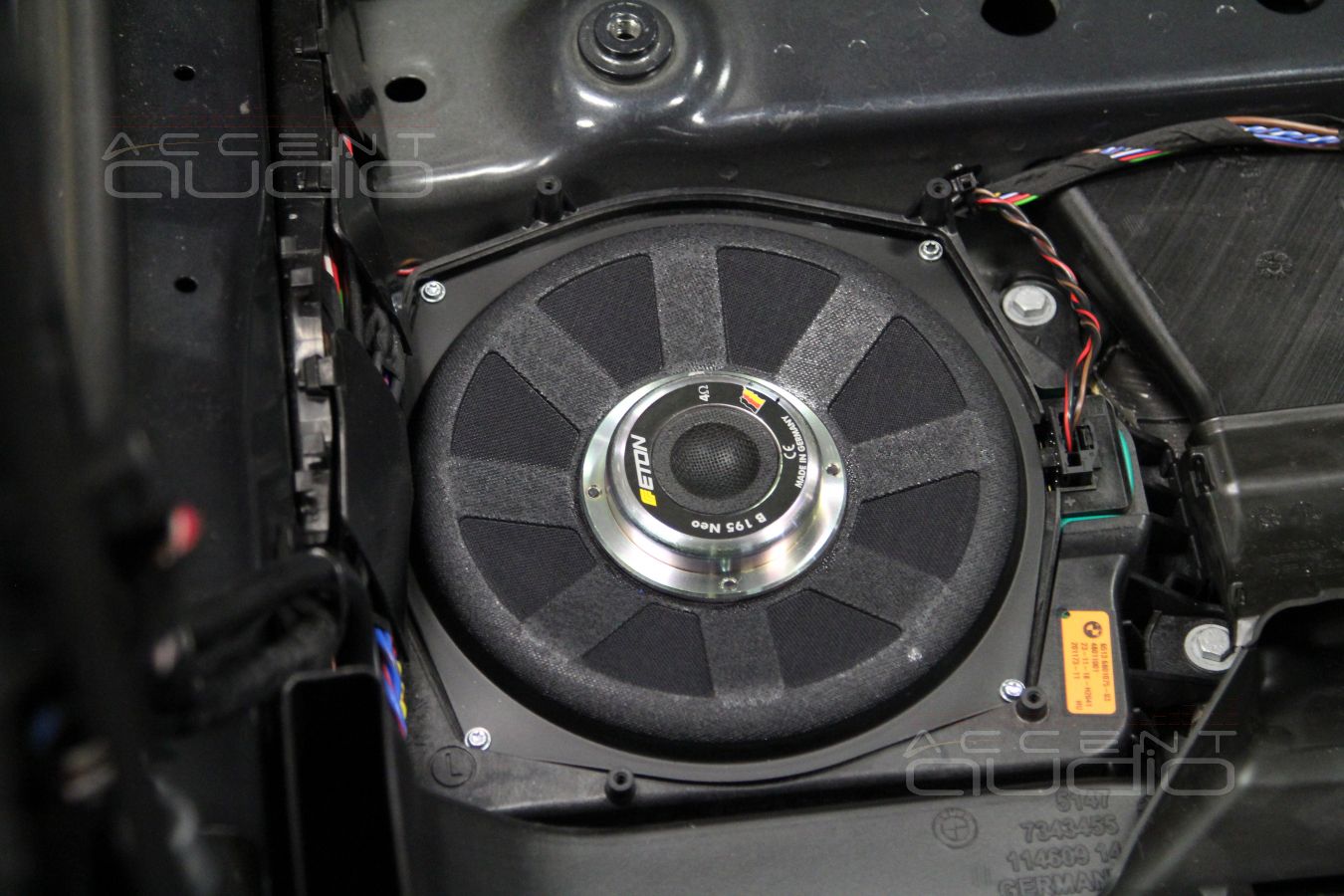 Замена подсидельных мидбасов (сабвуферов) на Eton B195 Neo в BMW 730 LD