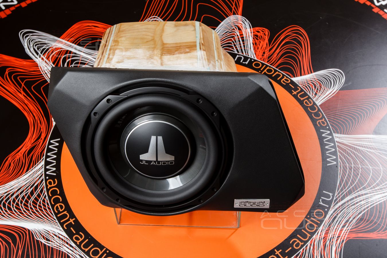 Новое решение: настоящий сабвуфер-стелс для Audi Q8