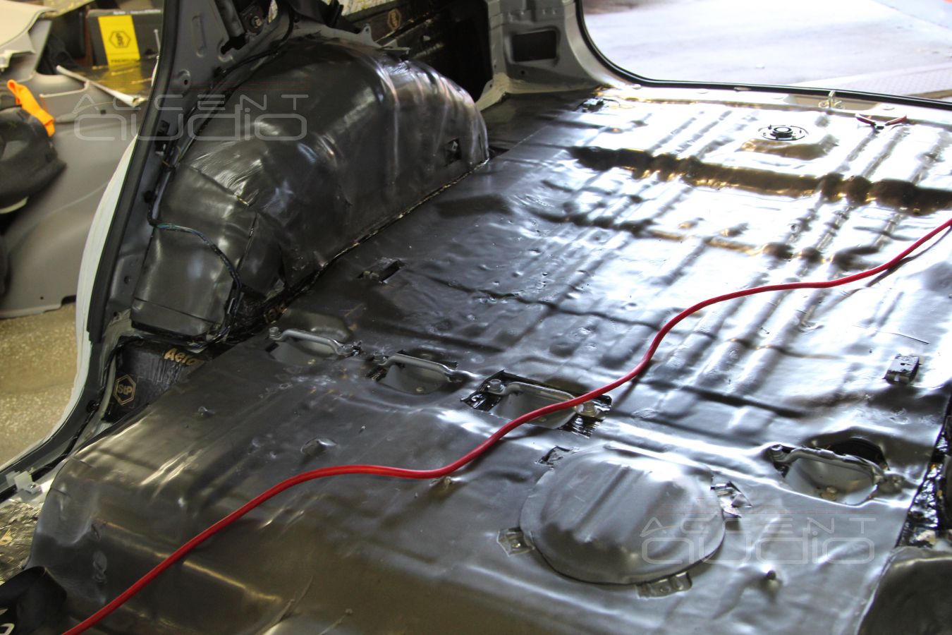 Шумоизоляция Mitsubishi Pajero Sport 2013