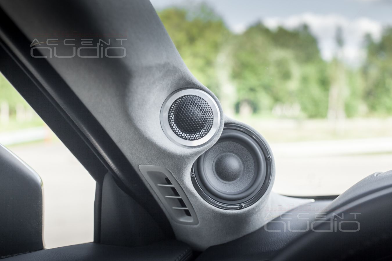 Подиумы для высокочастотных и среднечастотных излучателей и стойки Mazda CX-5