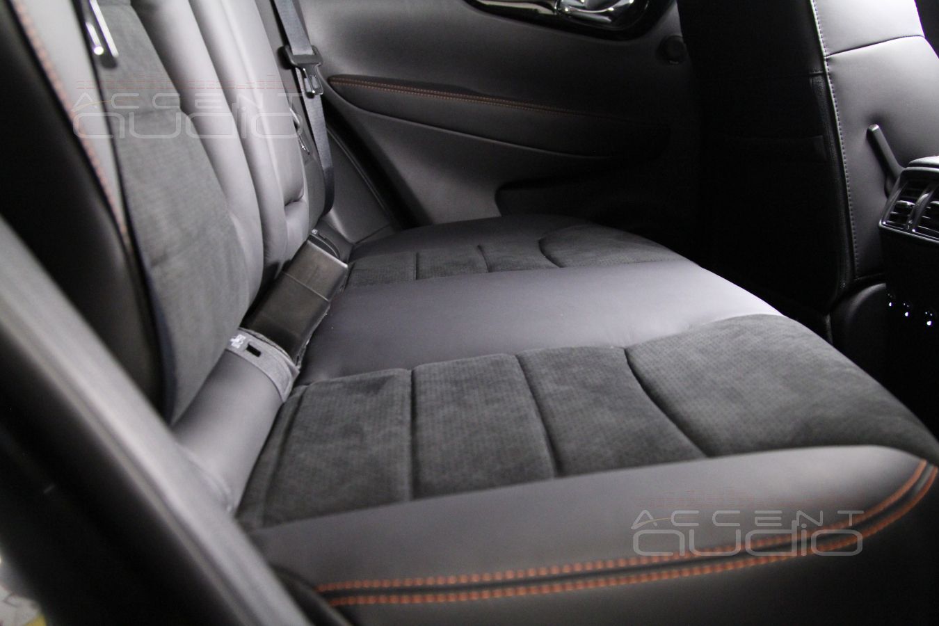 Перетяжка и подогрев задних сидений