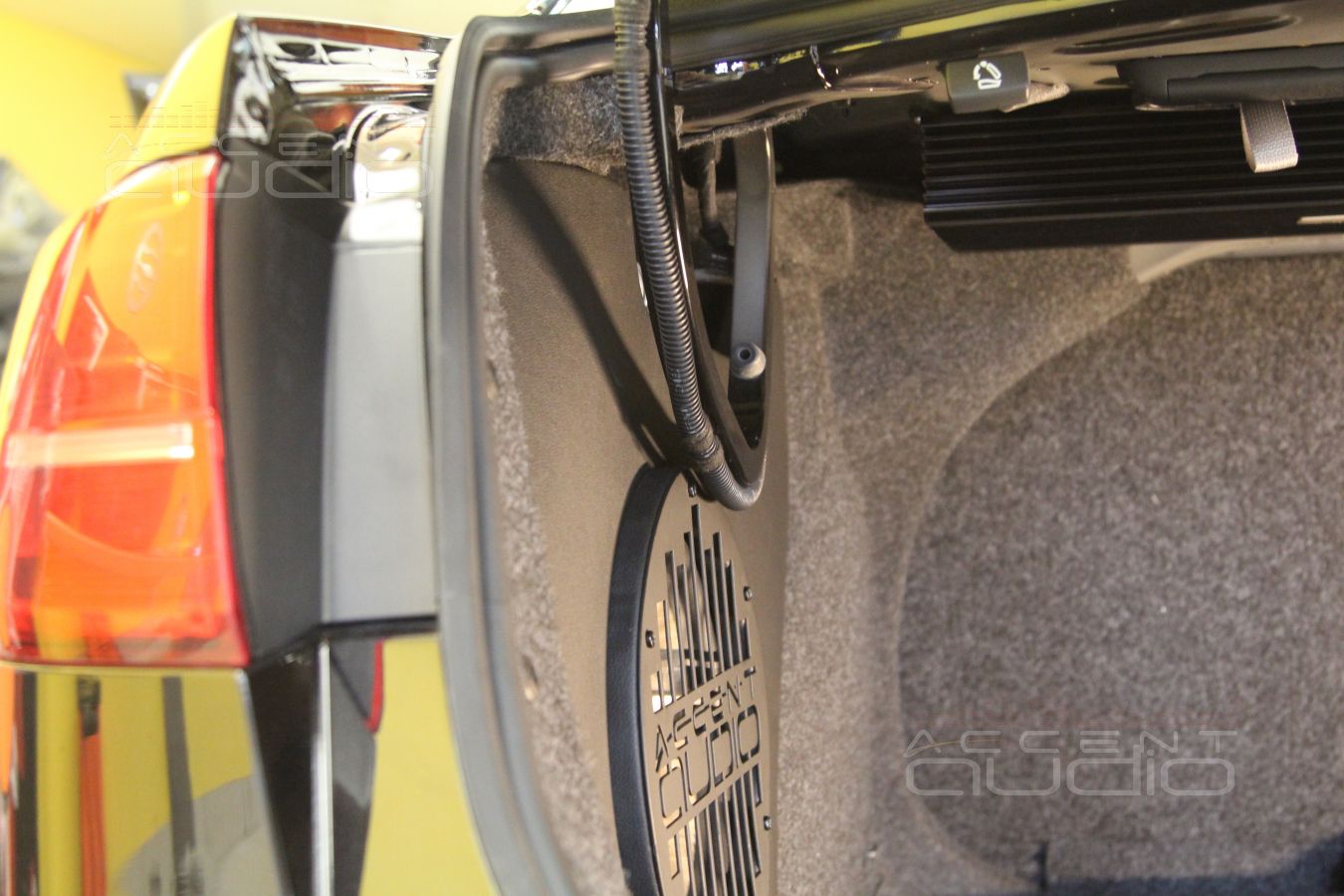 Сабвуфер-стелс для Volkswagen Jetta