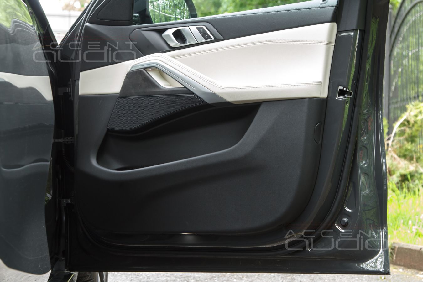 Установка ESB Audio BMW Front 100 в BMW X6 III (G06)