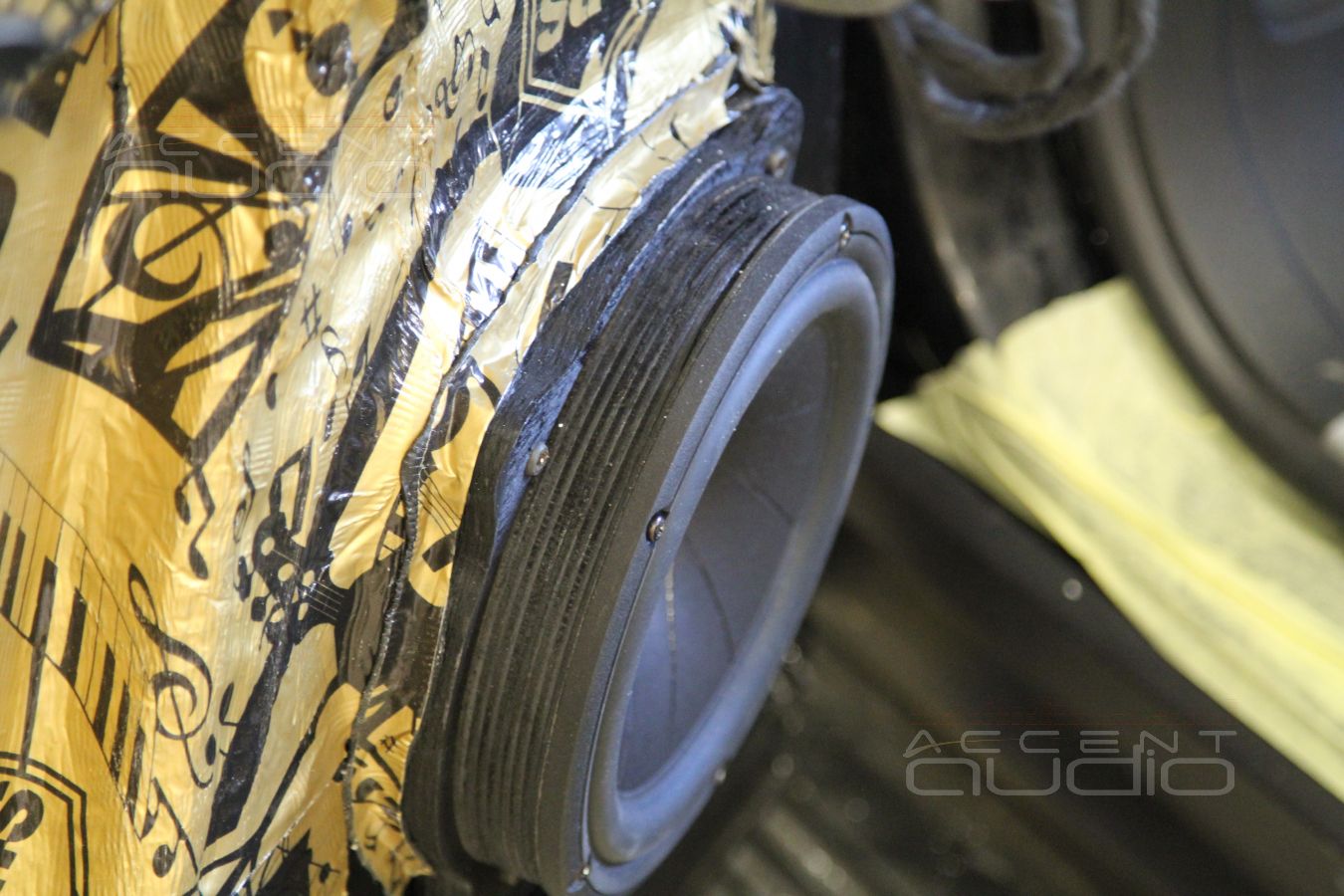 Установка мидбасовых динамиков Scan-Speak Revelator 18W/4531G00