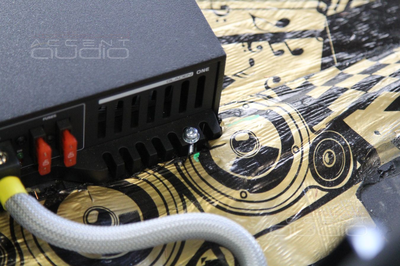 Установка усилителей в Honda CRV 2018 Mosconi Gladen One 130.4