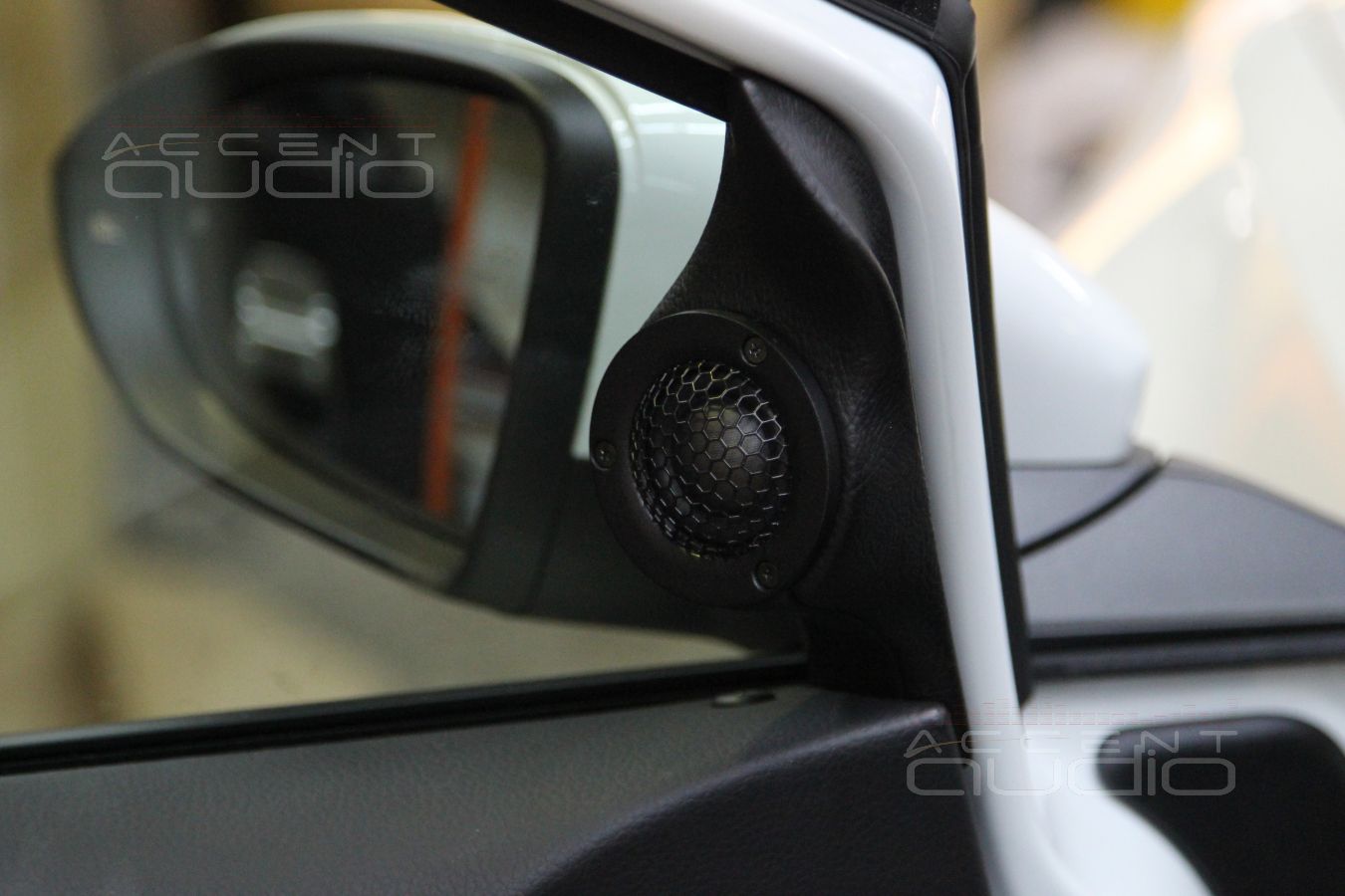 Установка акустики в Volkswagen Golf 7