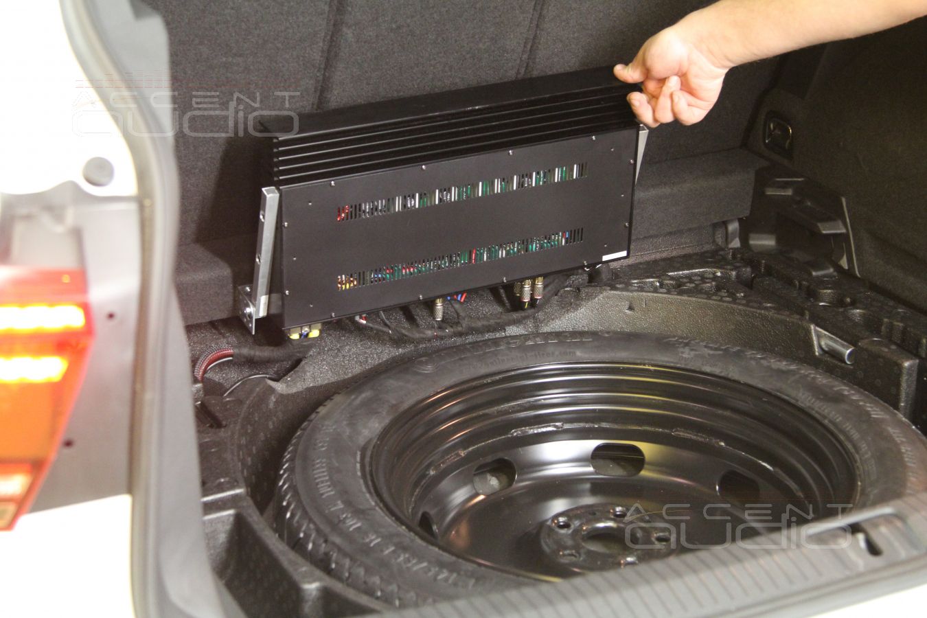 Интеграция пятиканального усилителя E.O.S в новом Volkswagen Tiguan