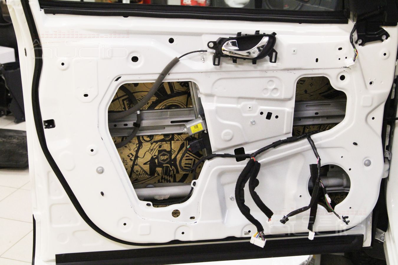 Установка акустики Focal 