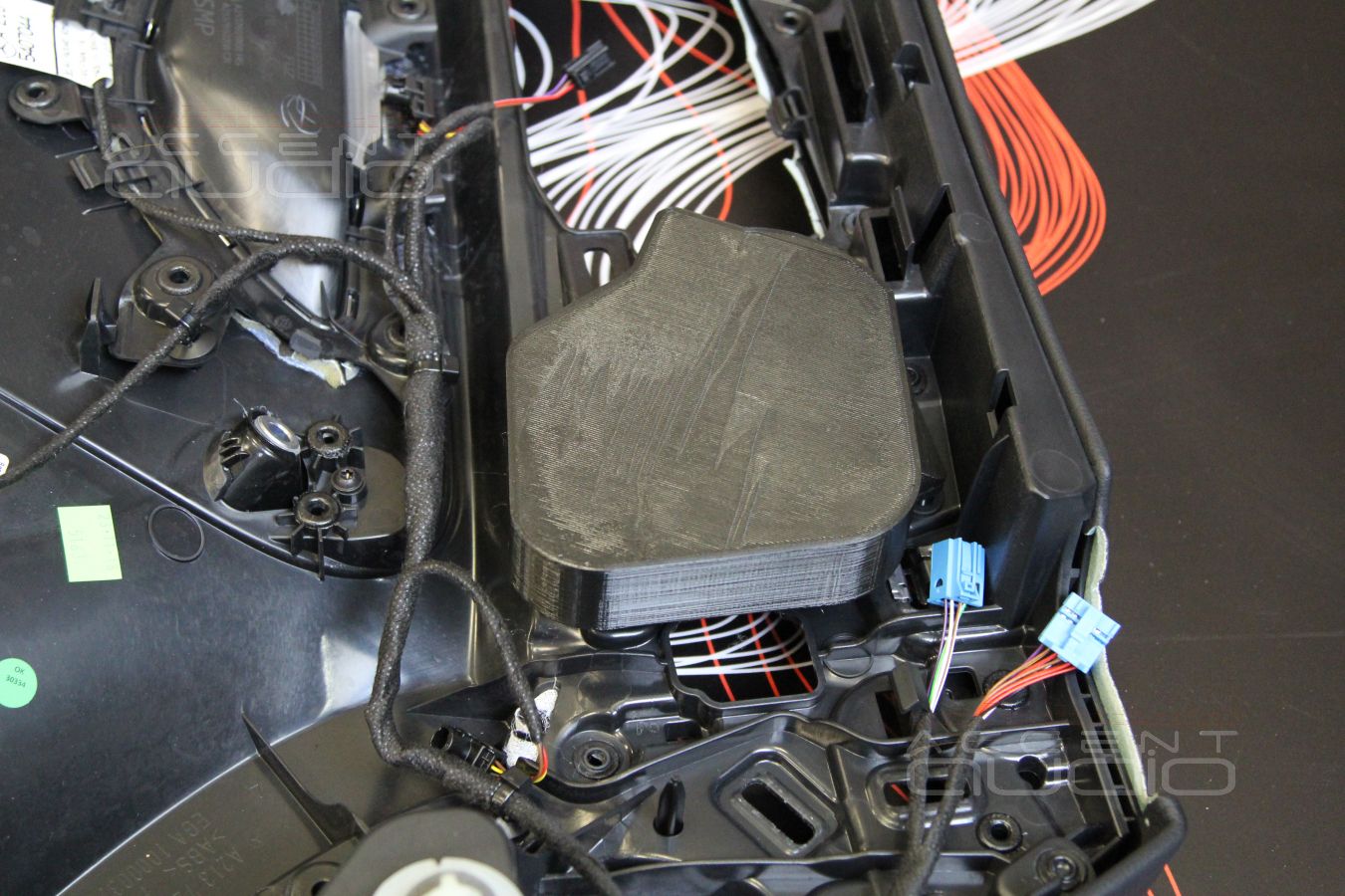 3D печать и установка среднечастотных Eton RSR 80 в Mercedes-Benz E Klasse W213