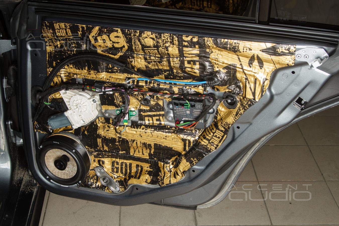 Аудиоподготовка дверей Mercedes CLS и установка акустики Brax и Focal