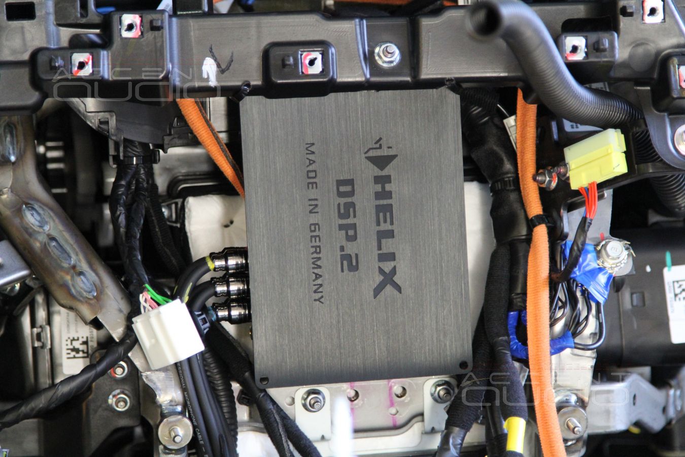 Установка аудиопроцессора Helix DSP.2 в новый Kia Sportage