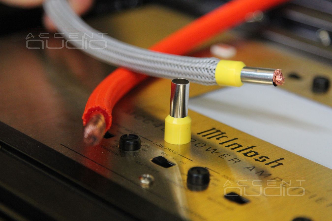 А как это все играет ?