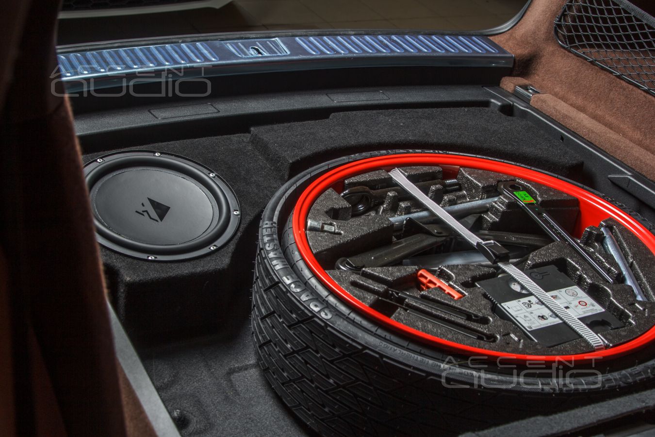 Правильный внутрипольный сабвуфер для Porsche Cayenne Coupe 2022