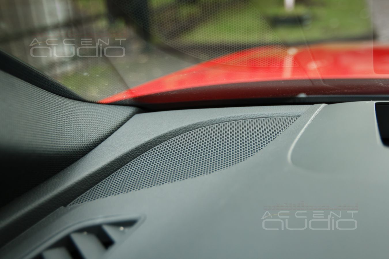 Среднечастотные динамики Blam LFR50 вместо штатных пищалок в Audi A4 Avant 2021