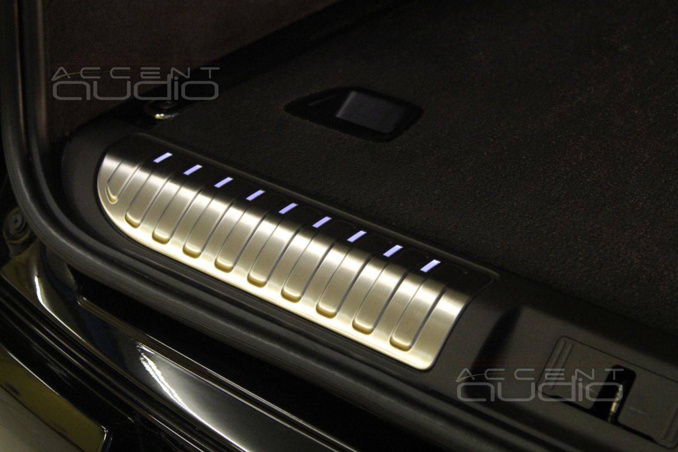 Что могут домашние динамики ScanSpeak, если их спрятать за заводские обшивки ?