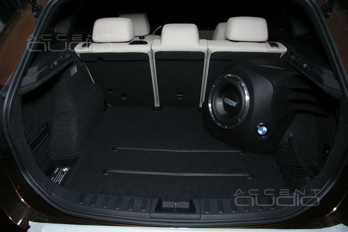 Съемный сабвуфер-стелс Eton для BMW X1