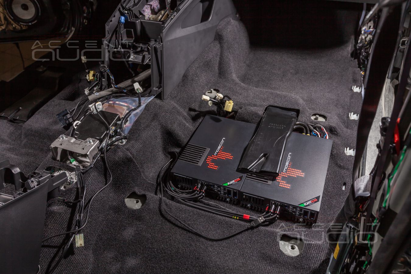 Установка усилителей Mosconi в Mitsubishi Pajero Sport