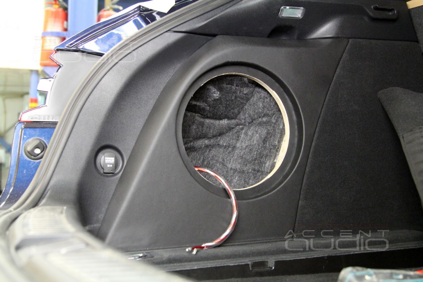 Сабвуфер в Porshe Macan - процесс изготовления