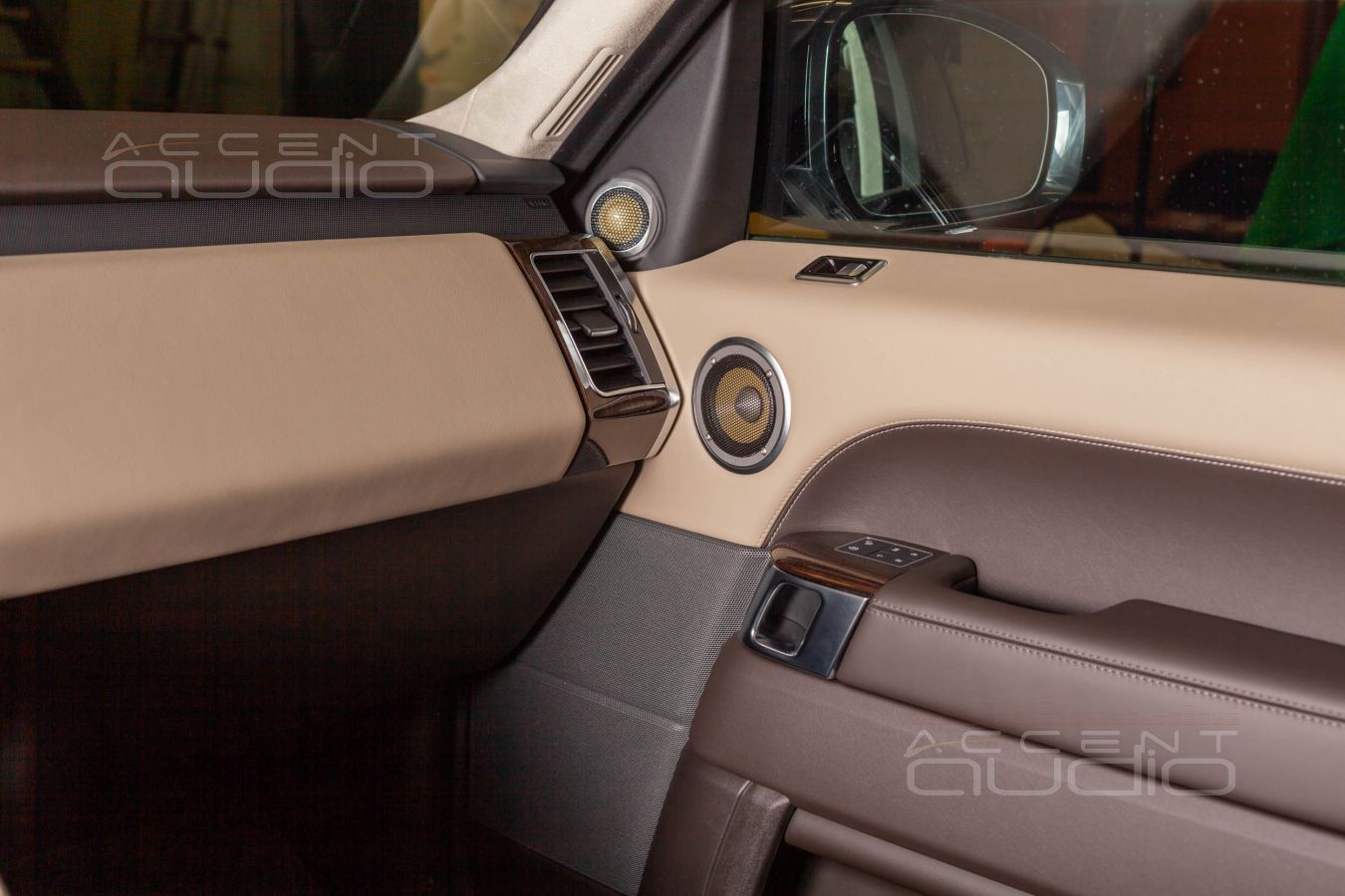 Вариация вторая: с сеточкакми. Установка СЧ и ВЧ излучателей Focal K2 Power в защищенном виде