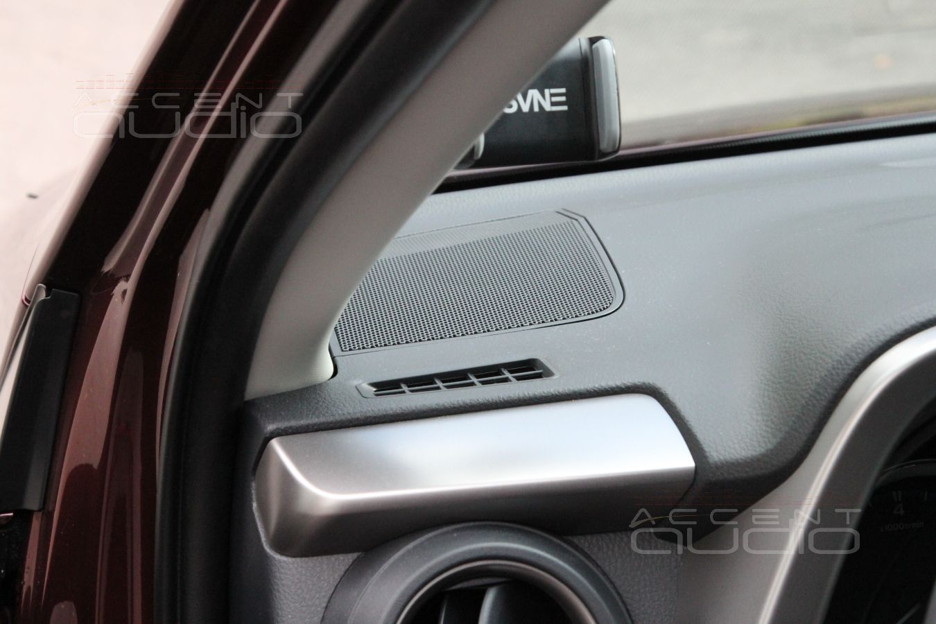 Выбор оборудования и наши решения по звуку для Toyota Rav4