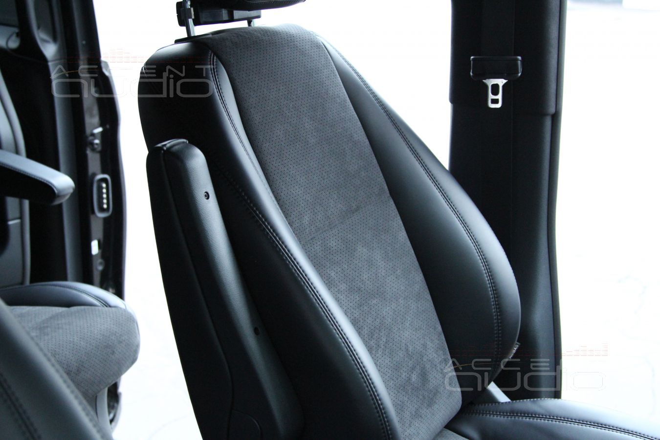 Перетяжка сидений – Alcantara 8230-9002S2