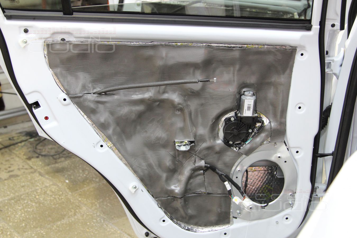 Замена акустических систем (динамиков) в Kia Sportage