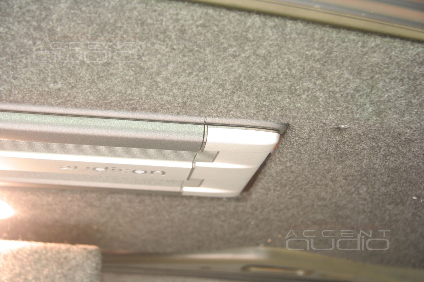 Шестиканальный усилитель Audison LRx 6.9 в BMW 330i E90