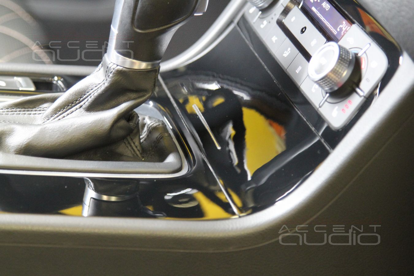 Классный звук, отличная шумка, вот только машина не новая - бесят царапки