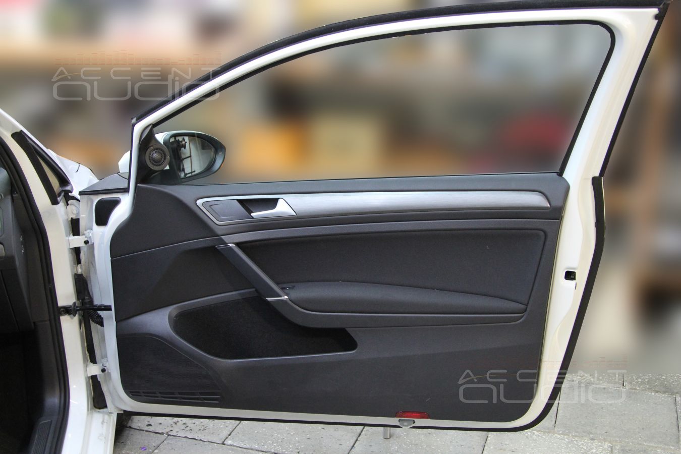 Установка акустики в Volkswagen Golf 7