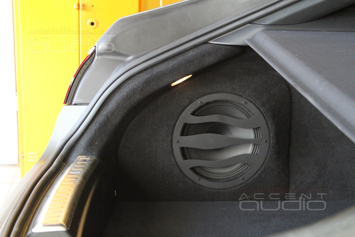 Сабвуфер стелс в Mercedes-Benz GLE Coupe