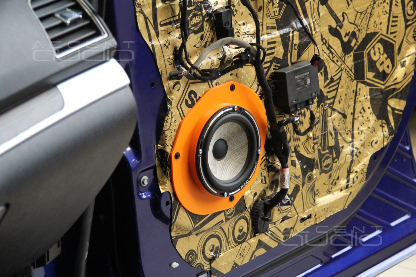Аудиоподготовка дверей Ford Explorer и установка акустики Focal