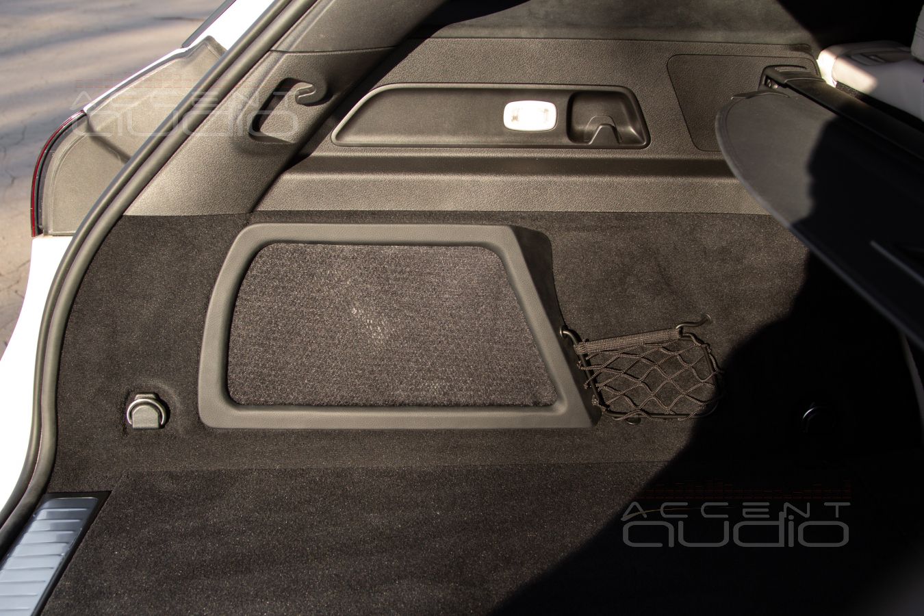 Модный сабвуфер Dego для Mercedes GLE – полная интеграция