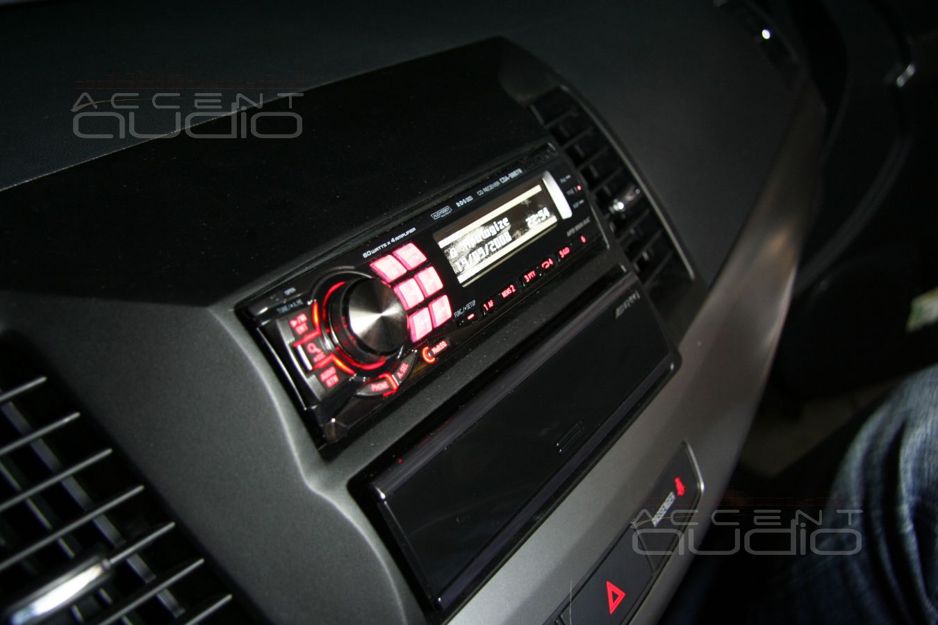 Варианты: новая магнитола в Mitsubishi Lancer X. Alpine 9887 + карман для IPOD