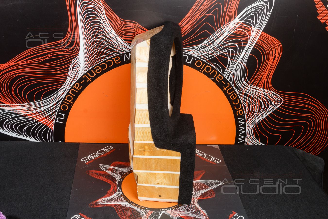 Интеграция полноценного сабвуфера в новый Mercedes-Benz GLE – штатно!