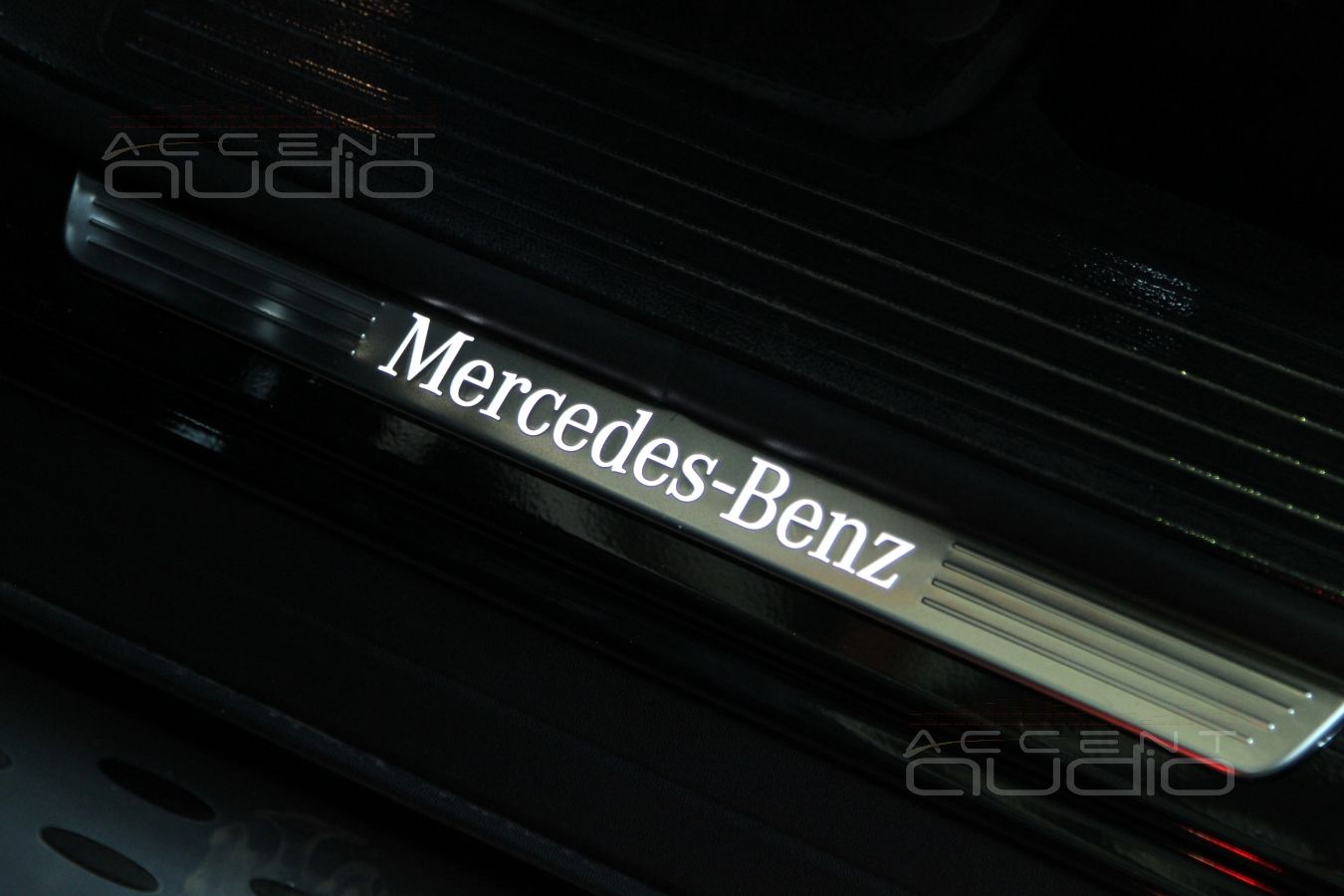 Управляющая панель Audison Bit Ten D в Mercedes-Benz GL