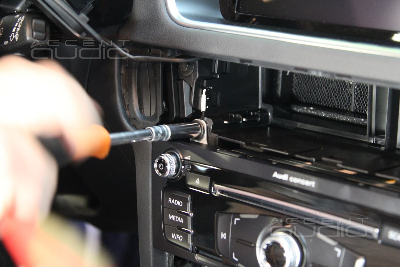 Процесс установки Alpine X701D-A