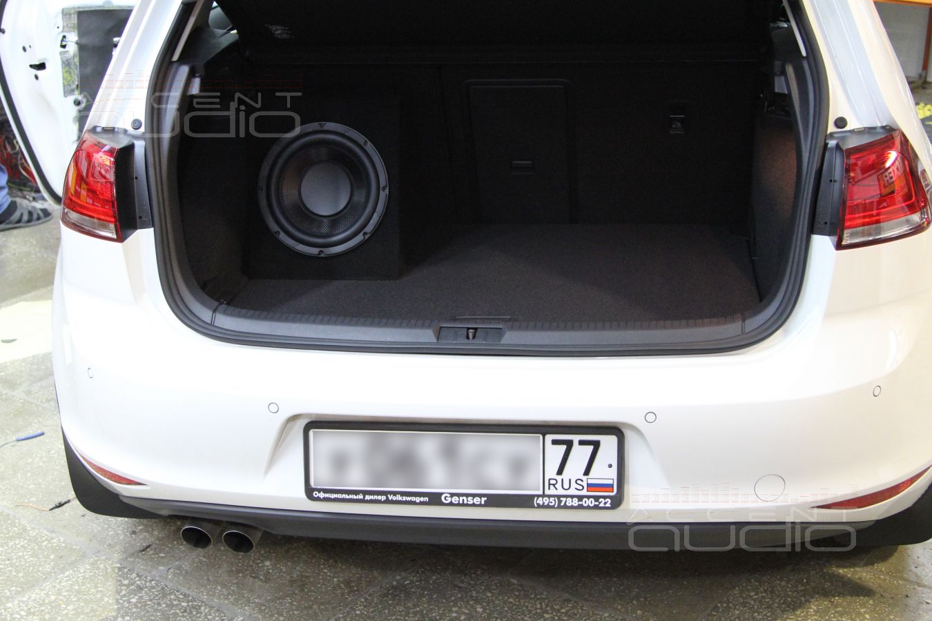 Сабвуфер в Volkswagen Golf 7