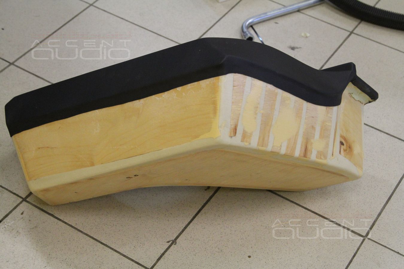 Встроенный сабвуфер в новом Тигуане