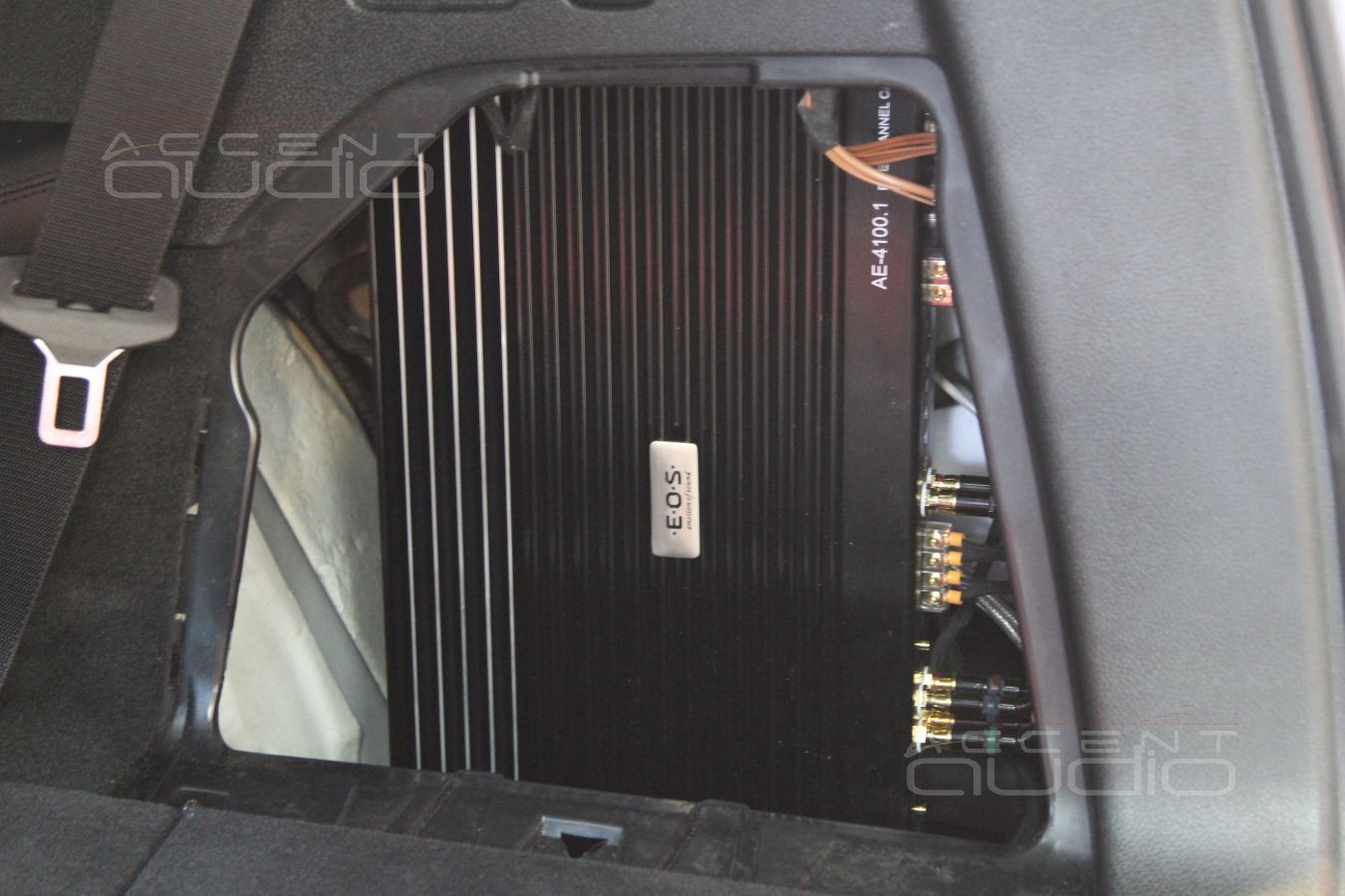 Скрытая установка аудиопроцессора и усилителя в Mercedes GL 63 AMG