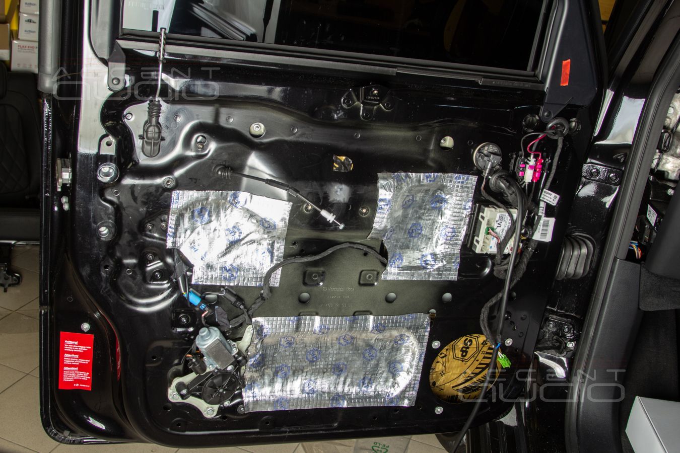 Установка Focal 6WM Woofer Utopia Be M в Mercedes-Benz Gelandewagen