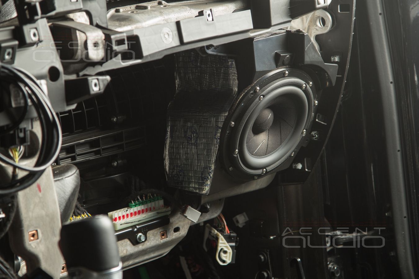 Выбор и монтаж мидбасовых динамиков для нового Jeep Wrangler Rubicon
