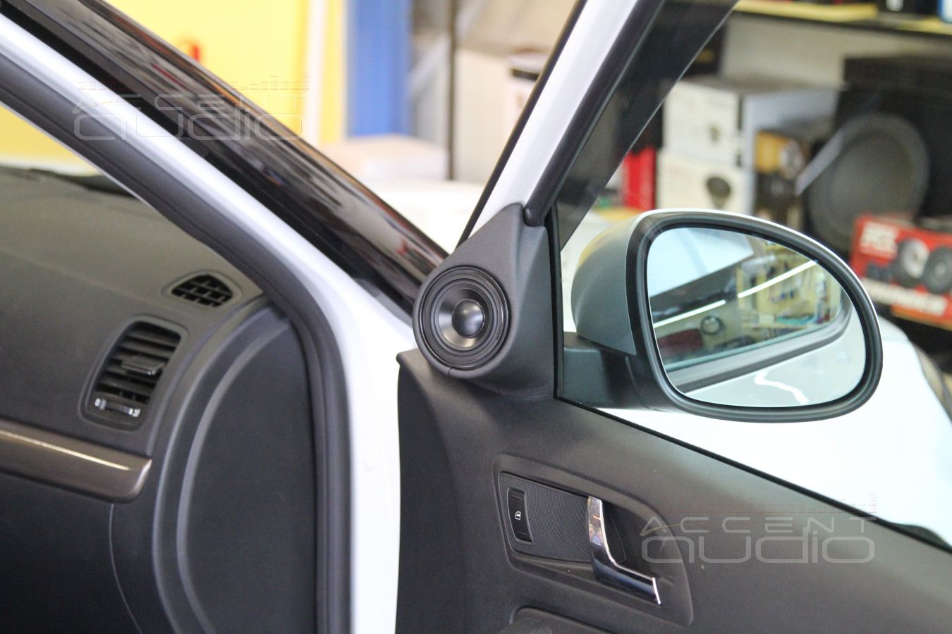 Подиумы для СЧ-ВЧ излучателей Skoda Yeti