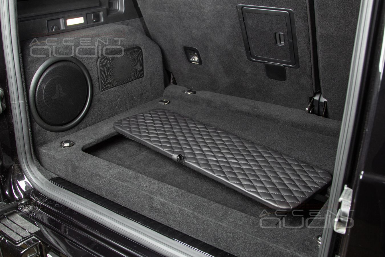 Интеграция усилителей Mosconi в Mercedes-Benz G скрыто и функционально