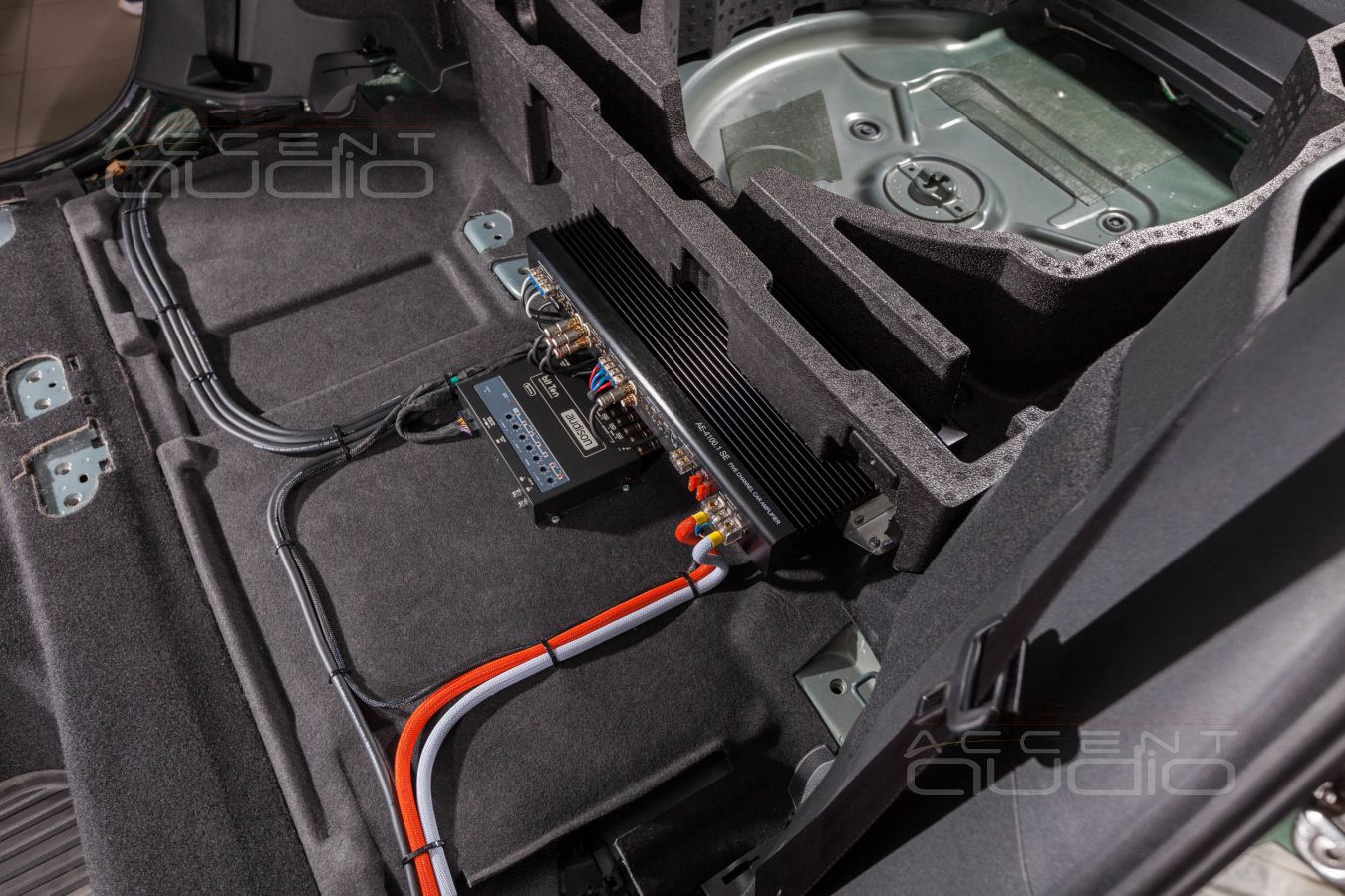 Установка усилителя и аудиопроцессора в Skoda KODIAQ