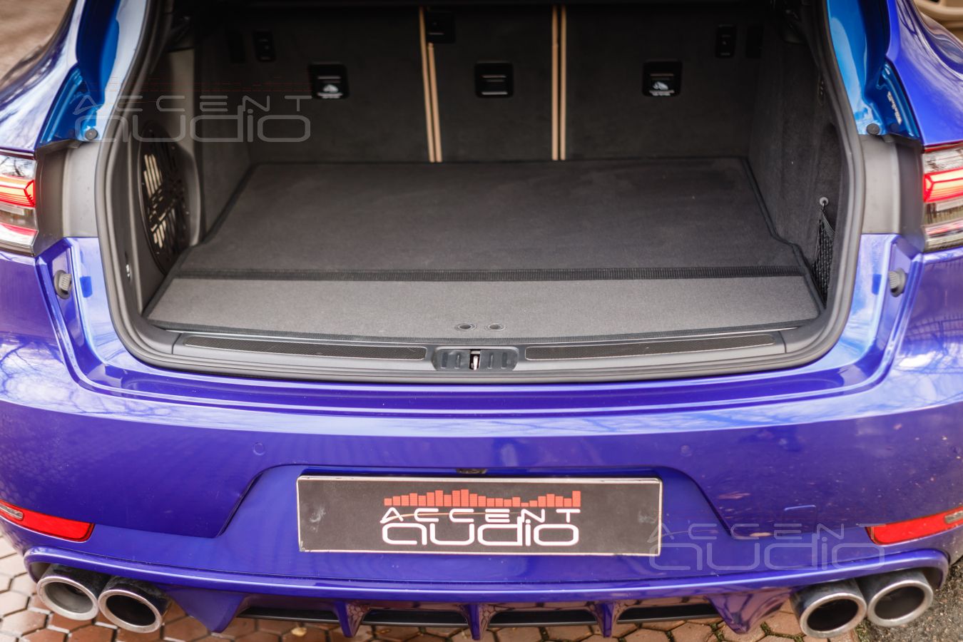 Сабвуфер-стелс для Porsche Macan со вторым полом